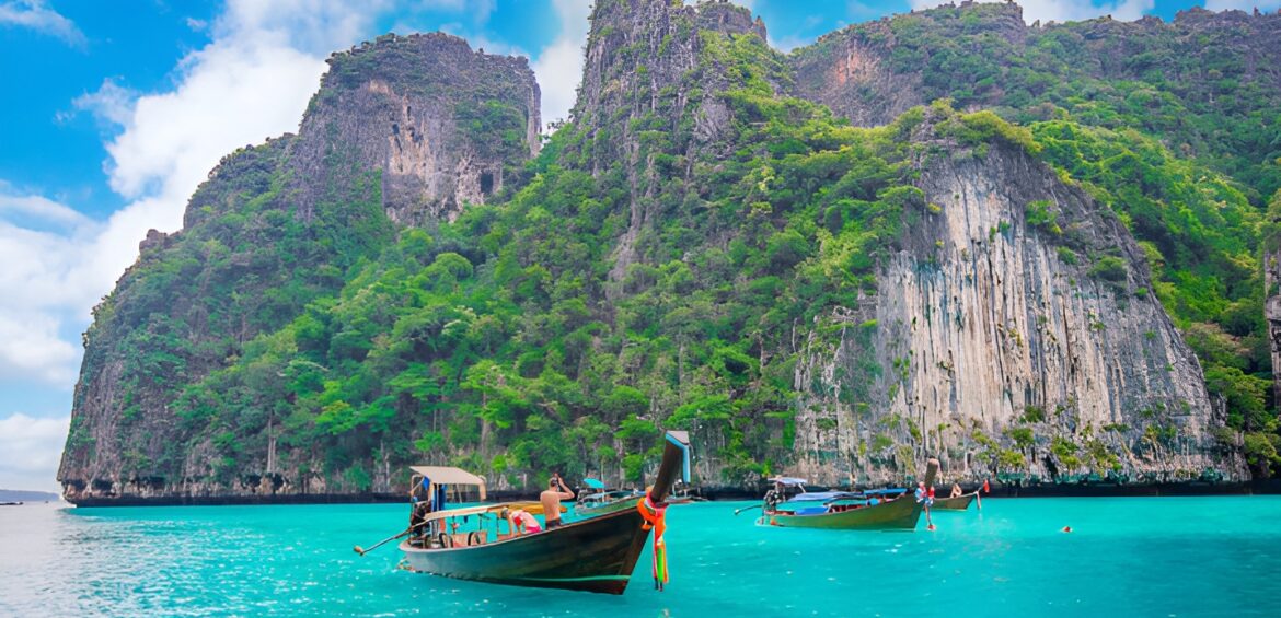 Adam’s Peak Sunrise Pilgrimage Adventure