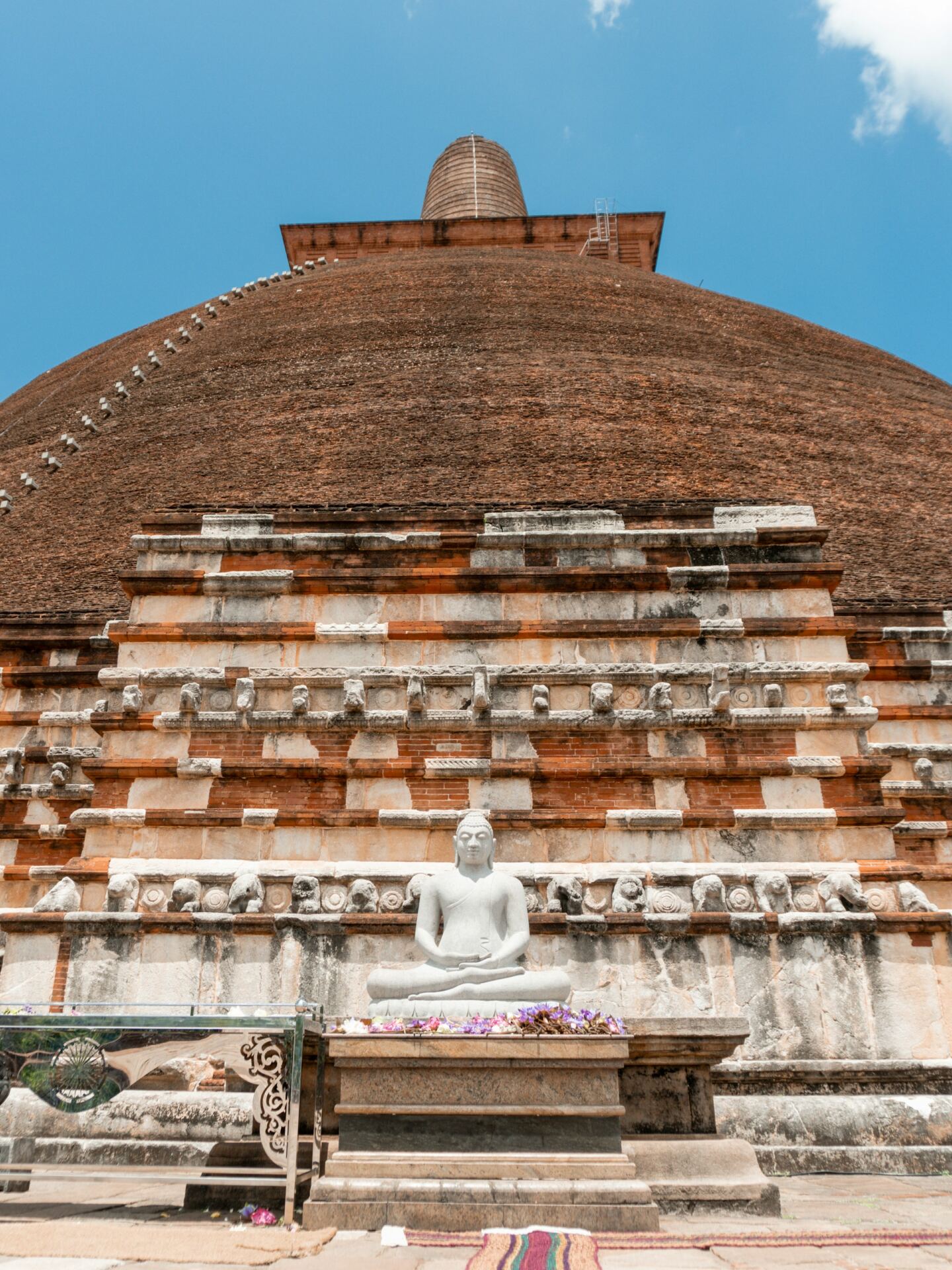 Jetavanaramaya stupa and Buddha statue in Anuradhapura